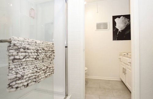 South Kansas City House | Cozy, but Large House on Quiet Commercial Street