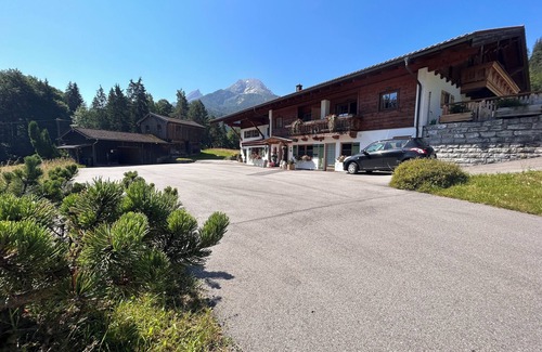 Ramsau bei Berchtesgaden Apartment | Cozy chalet vacation apartment Jägerstube 50m2 in a quiet location for 2 people