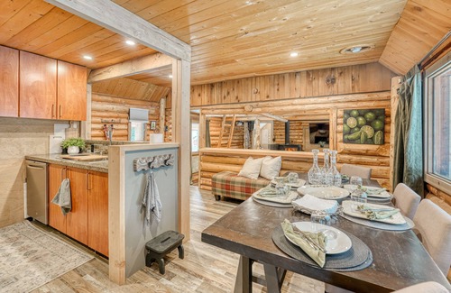 Okanagan-Similkameen Cabin | Cozy cabin 5 minutes to the Apex village!