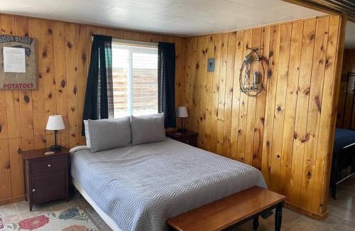 South Fork House | Cozy cabin #6 at Aspen Ridge Cabins