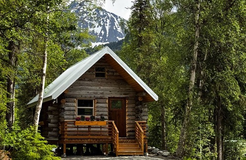 Moose Pass Cabin | Cozy cabin centrally located in Moose Pass with WiFi