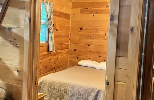 The Forks Cabin | Cozy cabin centrally located in west forks. Moxie Falls and Lake Moxie nearby