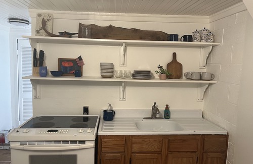 Vian Cabin | Cozy cabin, easy lake access, Ridge Route, Lake Tenkiller-close to Fin & Feather