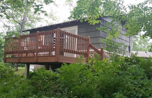 Conover Cabin | Cozy Cabin Getaway - Studio on ATV & Snowmobile Trail with Hi Speed WiFi