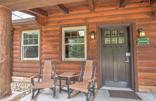 Millersburg Cabin | Cozy Cabin Getaway with Fireplace, Kitchen, Jacuzzi Tub - Sleeps 2