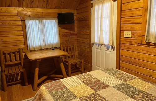 Argillite Cabin | Cozy cabin hideaway with patio #1