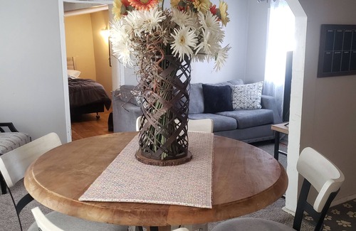 Newberry House | Cozy cabin home located near downtown