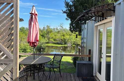 New Bern Cabin | Cozy cabin in charming New Bern with AC, WiFi, salt water pool and River access.