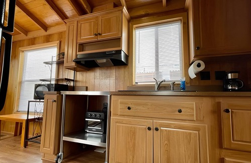 Frontier Cabin | Cozy cabin in delightful Kemmerer with AC, WiFi