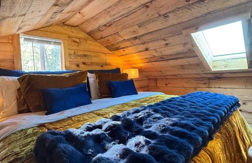 Catskill Cabin | Cozy cabin in phenomenal Catskill with Mountain Views Farm animals and Creek