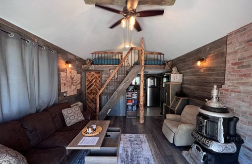 Edson Cabin | Cozy cabin in the country with all the amenities