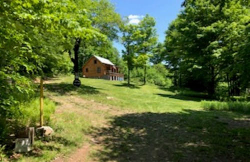 Bovina Center Cabin | Cozy cabin in the woods on top of the ridge. A quiet retreat.
