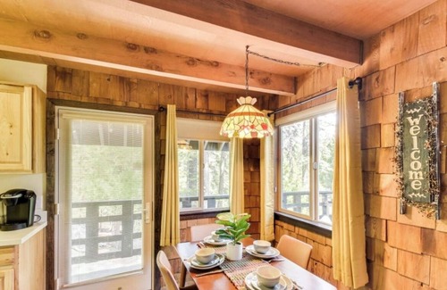 Arnold Cabin | Cozy Cabin in the woods.