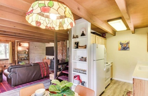 Arnold Cabin | Cozy Cabin in the woods.