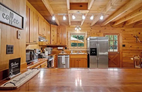 Ampthill Cabin | Cozy Cabin @James River; Live/Work/Play Experience
