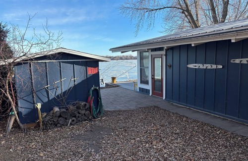 Kasota Cabin | Cozy Cabin Located On The Premiere Lake In Mankato Area
