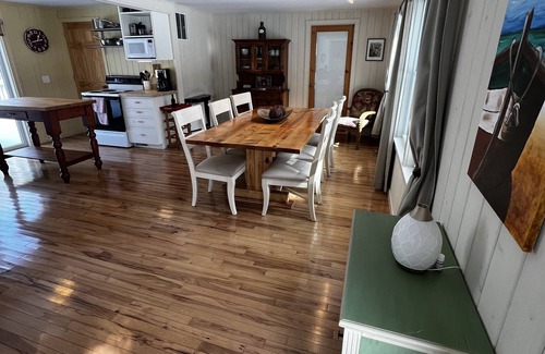 Sturgeon Bay Cabin | Cozy Cabin located minutes from Whitefish Dunes Park