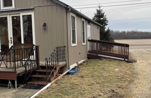 Lemoyne Cabin | Cozy cabin,master and loft w2 twin beds atop the scenic portage,deckand fire pit