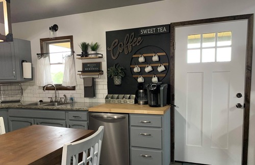 Huntingdon Cabin | Cozy Cabin Minutes from Raystown Lake/Allegrippis Bike Trails