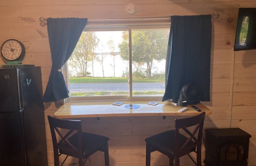 Eastport Cabin | Cozy cabin on Half Moon cove