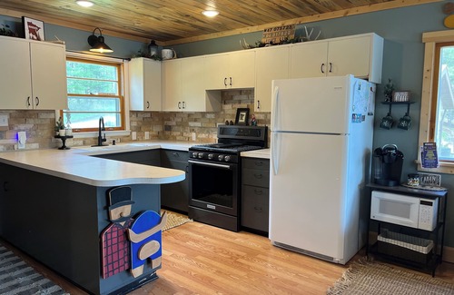 Walker Cabin | Cozy cabin on Leech Lake, fishing, boating, swimming, trails, 10 min to Walker