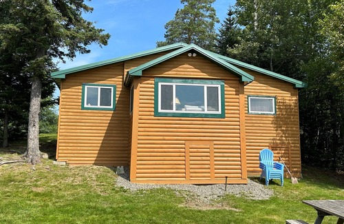 Rangeley House | Cozy Cabin on Rangeley Lake