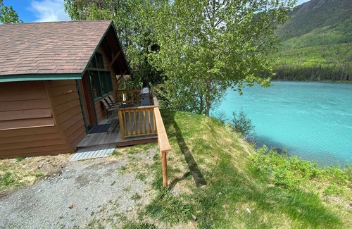 Cooper Landing Cabin | Cozy Cabin on the Kenai River with Stunning Mountain Views and Private Deck