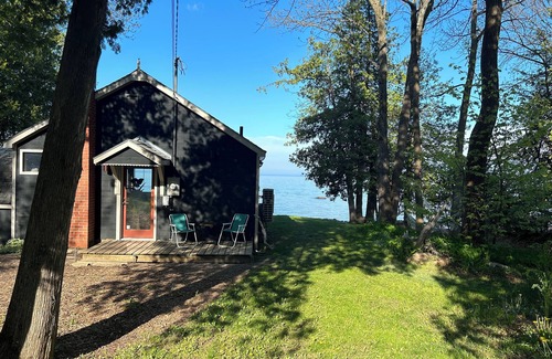 Meaford Cabin | Cozy Cabin on the shore of Georgian Bay. Truly a hidden gem!