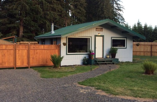 Forks Cabin | Cozy Cabin On The Sol Duc River Sleeps Four. Fully Supplied Kitchen And Linen's.