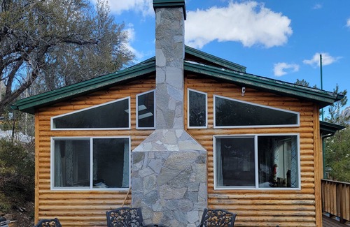 Mount Charleston Cabin | Cozy Cabin Retreat in Mt Charleston, 1/2 hour from Las Vegas (1 month min)