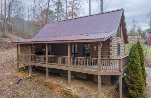 Bryson City House | Cozy Cabin Retreat: Tiny Trotter