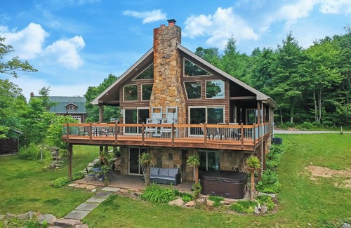 Branchton Cabin | Cozy cabin retreat with private lake
