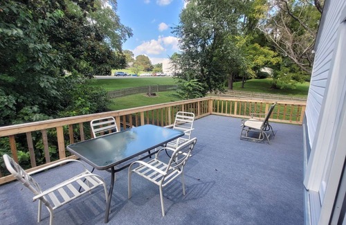 Mount Airy Apartment | Cozy cabin styled over-garage apartment-walking distance from downtown Mayberry!