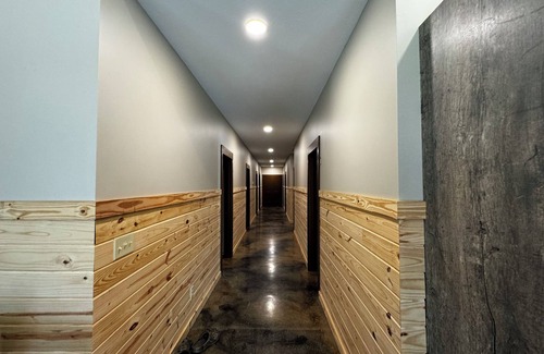 Equality Cabin | Cozy Cabin that joins Shawnee Forest and 15 minutes from Garden of Gods.