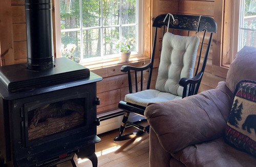 Beaver Cove Cabin | Cozy Cabin w/ Private Access to Beaver Cove Beach on Moosehead Lake