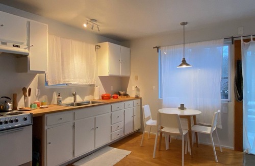 White Salmon Cabin | Cozy cabin with 1 bedroom and WiFi, AC in enjoyable White Salmon