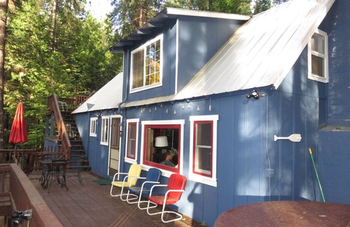 Arnold Cabin | Cozy Cabin With A Short Walk To Fly In Lake/Blue Lake Springs