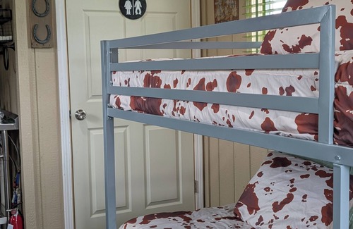 Trenton Cabin | Cozy cabin with AC/heat in peaceful Trenton NC
