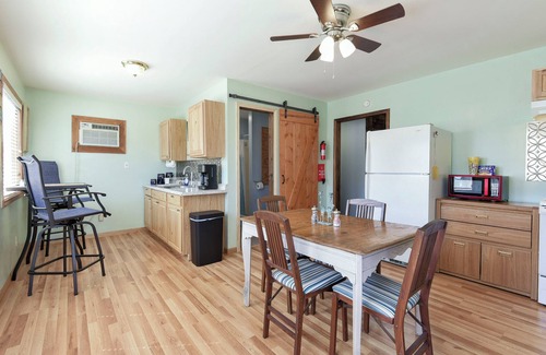 Shell Knob Cabin | Cozy cabin with boat trailer parking in charming Shell Knob