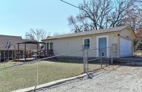 Shell Knob Cabin | Cozy cabin with boat trailer parking in charming Shell Knob