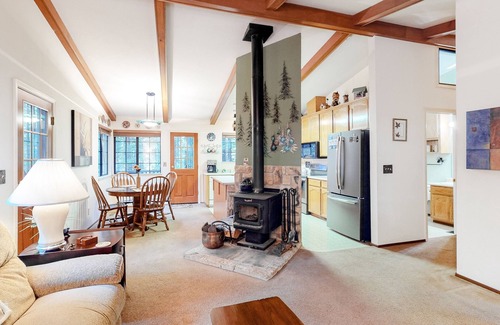 Arnold Cabin | Cozy cabin with central AC & fireplace - near hiking, skiing & wine tasting