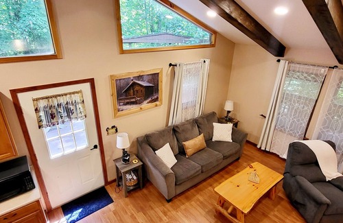 Sylva Cabin | Cozy Cabin with Firepit, Central A/C