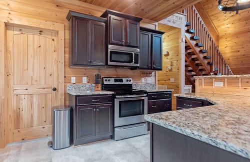 Granville County Cabin | Cozy cabin with indoor fireplace