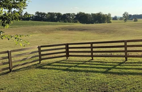 Hardyville Cabin | Cozy cabin with loft in midst of farmland WiFi, AC, washer-dryer