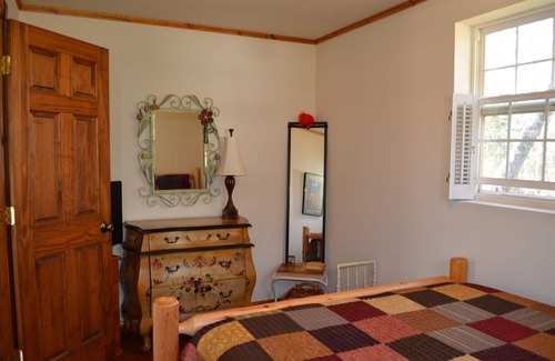 La Pointe Cabin | Cozy Cabin with Majestic View, Close to Town