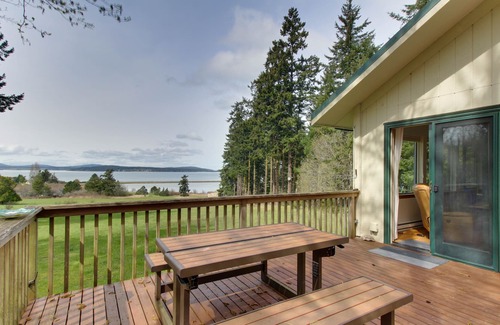 Lopez Island Apartment | Cozy cabin with peaceful atmosphere, breathtaking ocean views, minutes to beach