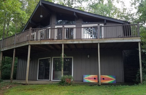 Reed Creek Cabin | Cozy Cabin with Slip Dock on Lake Hartwell