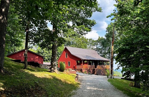 Salt Lick Cabin | Cozy cabin with views of Cave Run Lake-2 miles from Zilpo beach