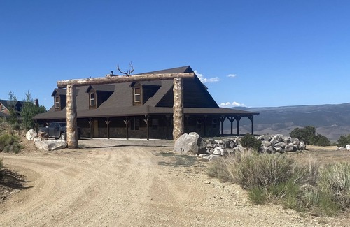 Piute County Cabin | Cozy Cabin with wrap around porch