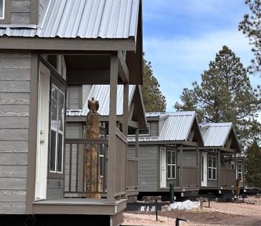 Williams Ski Chalet | Cozy Cabins With Mountain View 7A